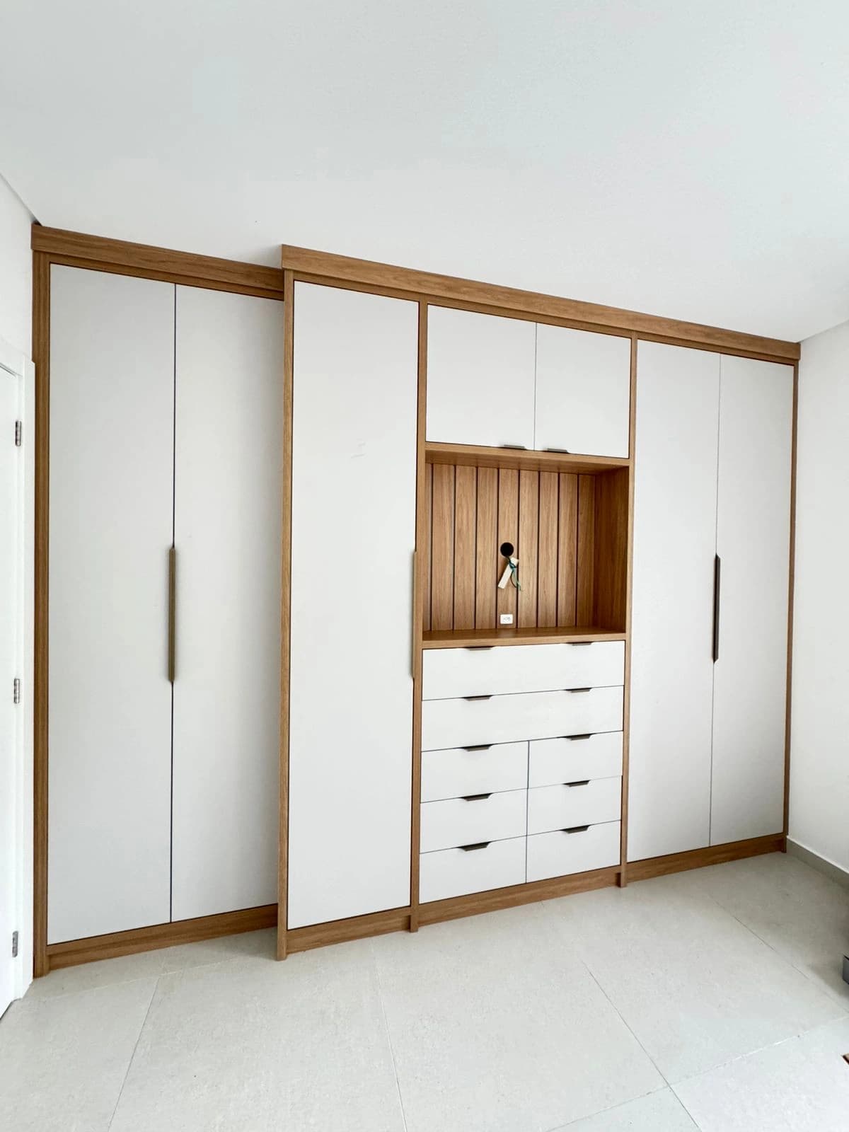 Guarda-roupa suíte 1